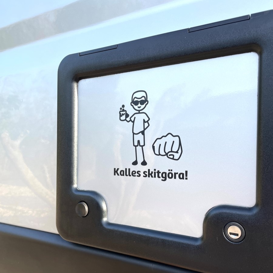 _se.roliga-gubbar-dekaler-bildekal1_1x1.jpg