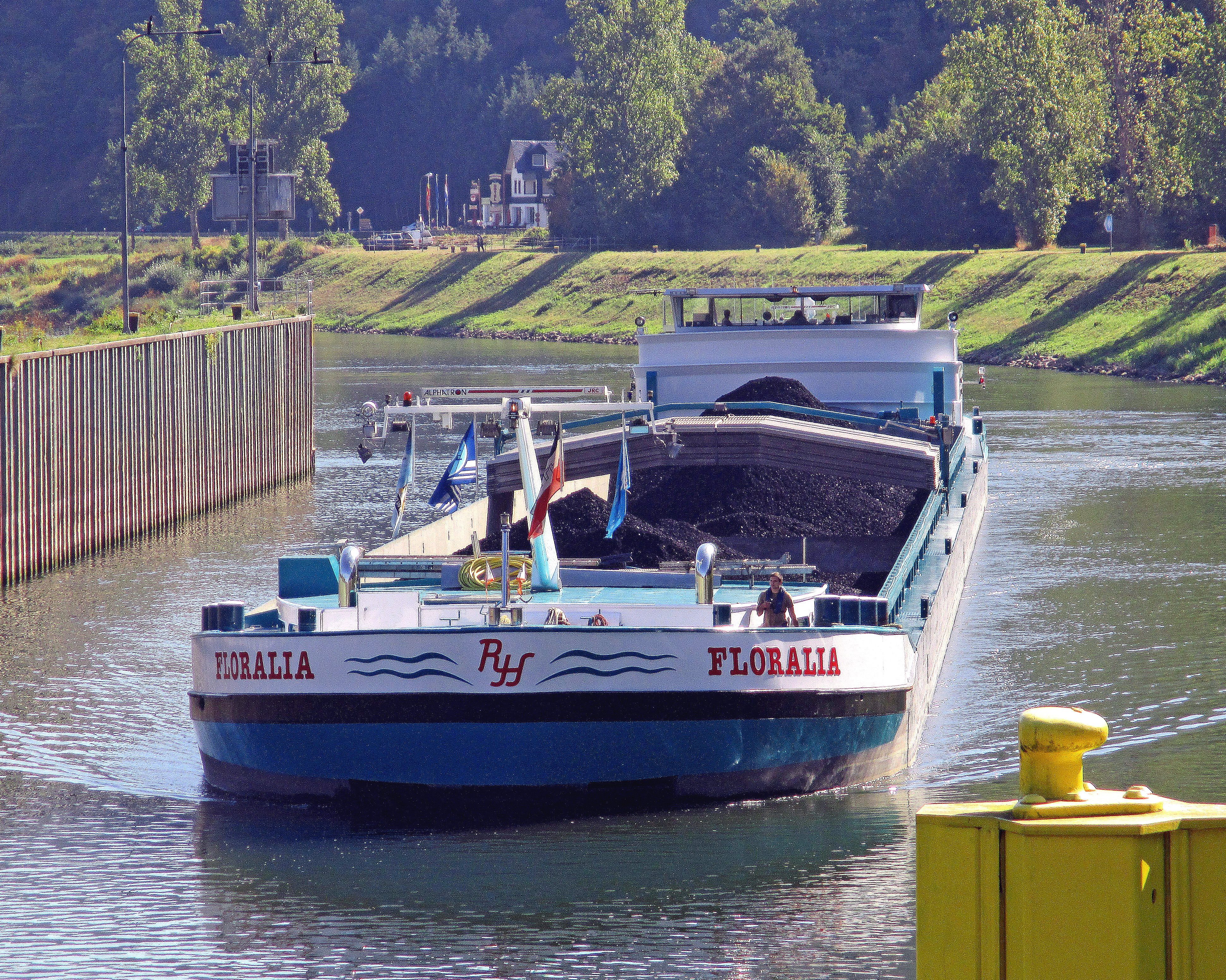Mosel pråm.jpg