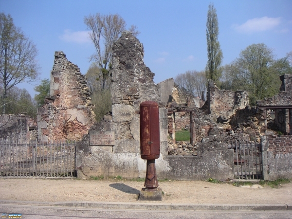 030410 Frankrike, Oradour-Sur-Glane