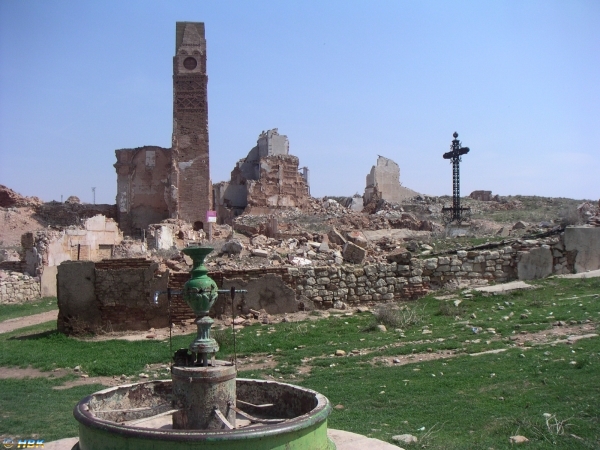 050406 Spanien, Belchite ruinstaden.