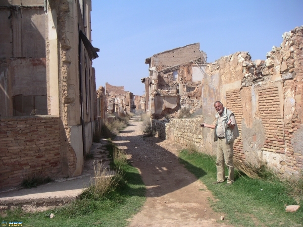 050406 Spanien, Belchite ruinstaden.