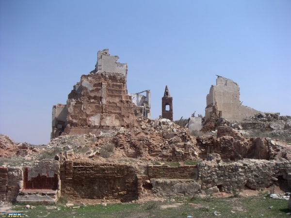 050406 Spanien, Belchite ruinstaden.