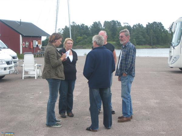 270 20070825 Figeholm. Journalist på besök