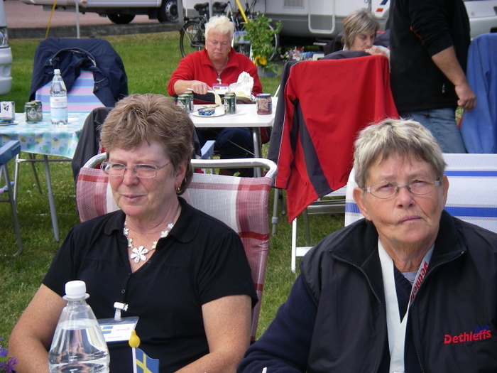 Ulla Och Lena Midsommar-08